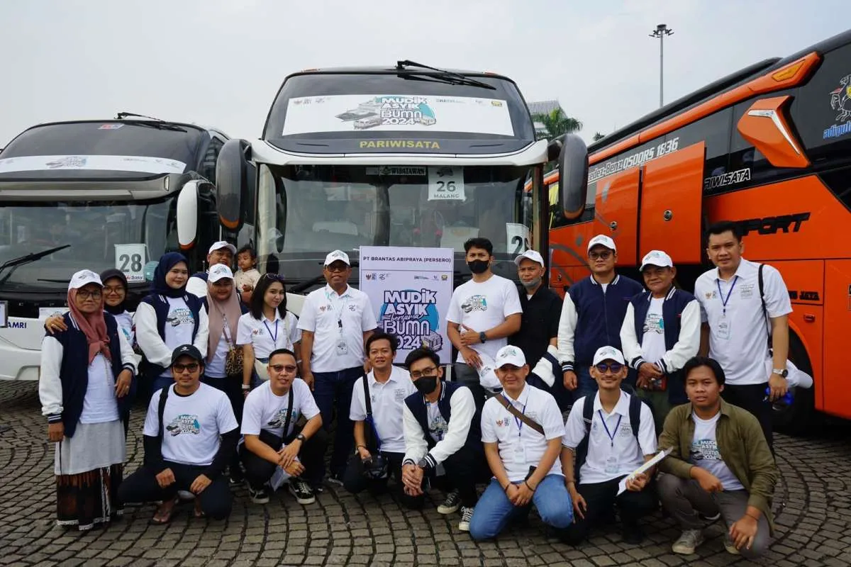 Brantas Abipraya Berangkatkan 8 Moda Bus untuk Mudik Bersama 