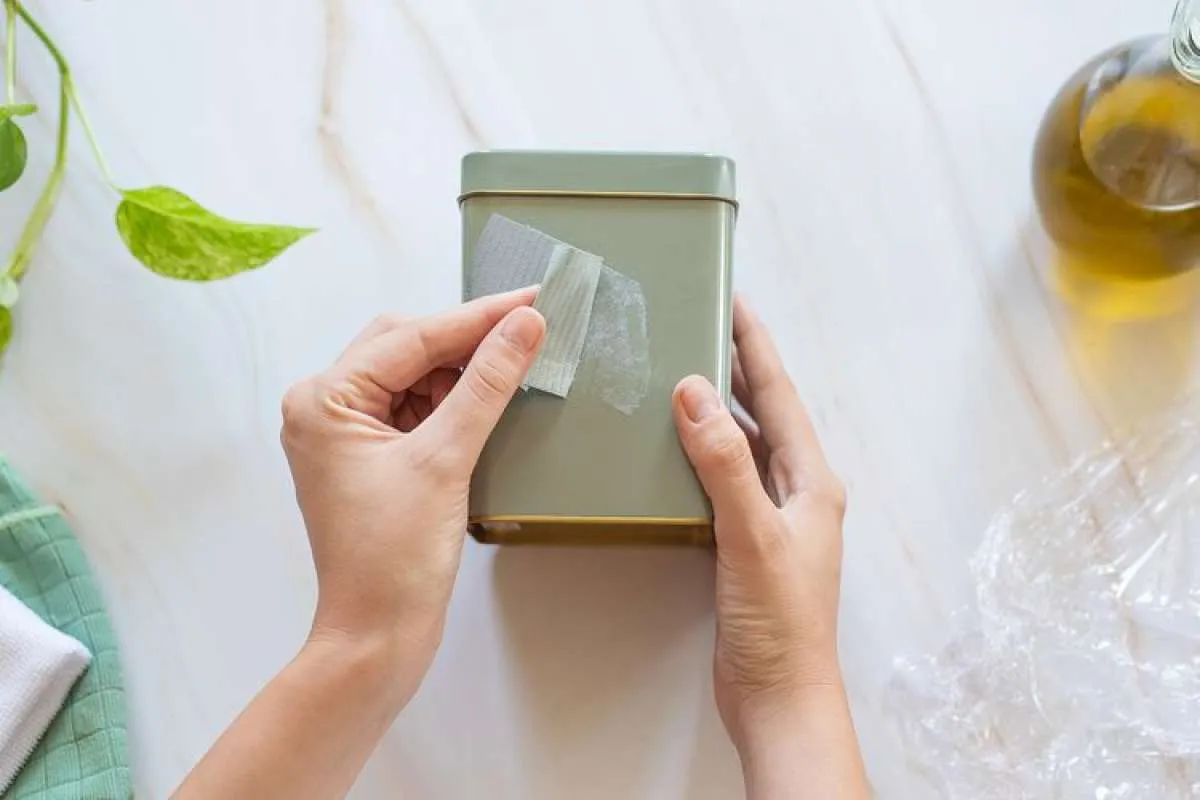 Ini Cara Menghilangkan Bekas Selotip dan Lakban