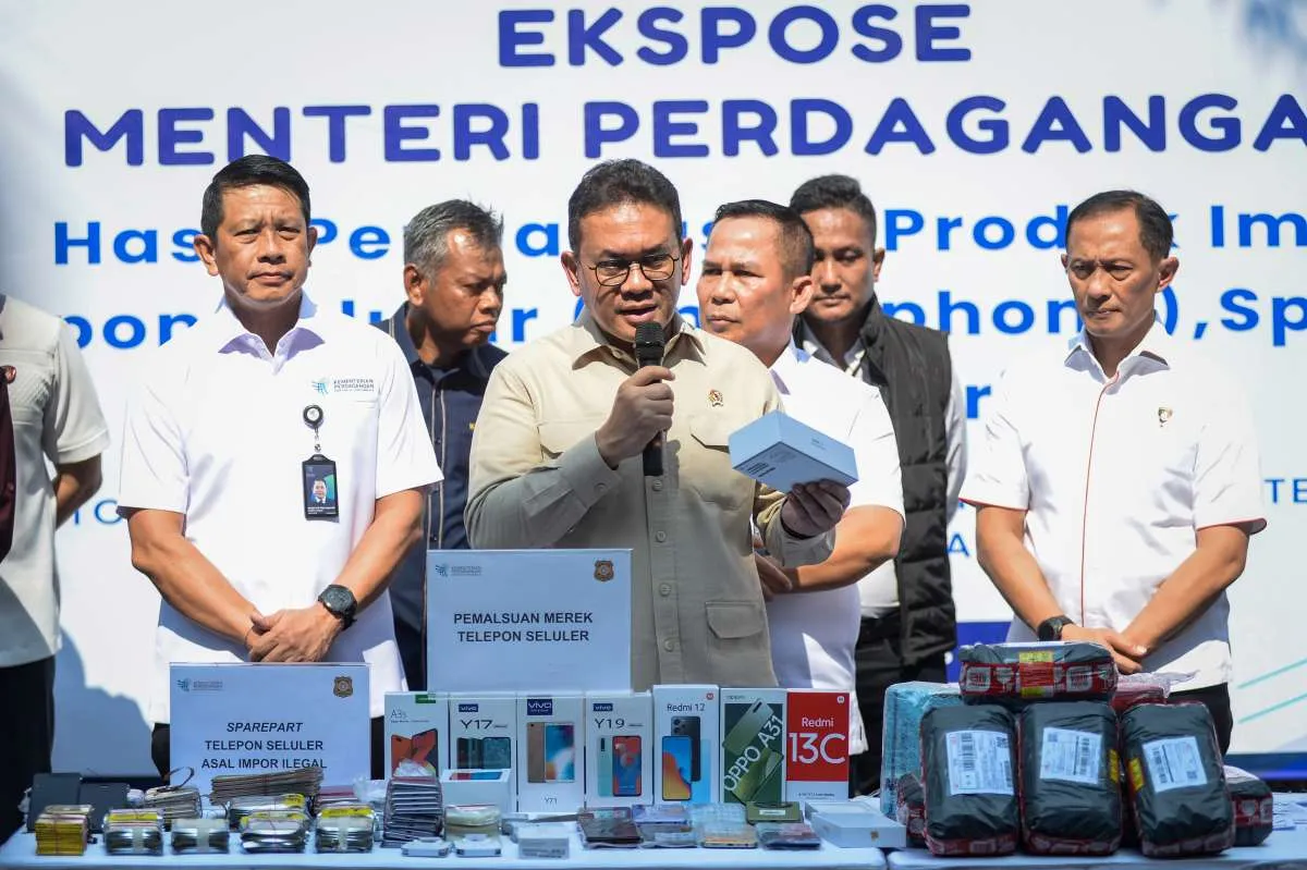 Kemendag Bongkar Perakitan Ponsel Ilegal Senilai Rp 17,62 Miliar di Jakarta Barat