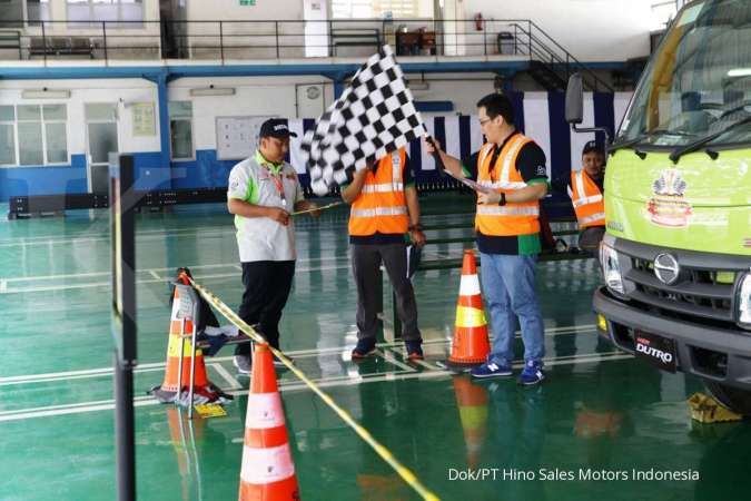 Hino Peduli Akan Keselamatan Dalam Berkendara