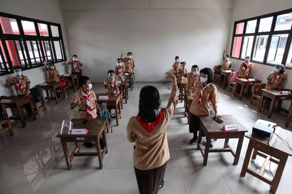 Apa Artinya Attitude dalam Bahasa Inggris? Ini Faktor Pembentuk hingga Jenisnya