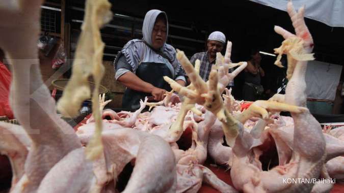 Harga daging ayam, bawang merah dan gula masih tinggi di pasaran
