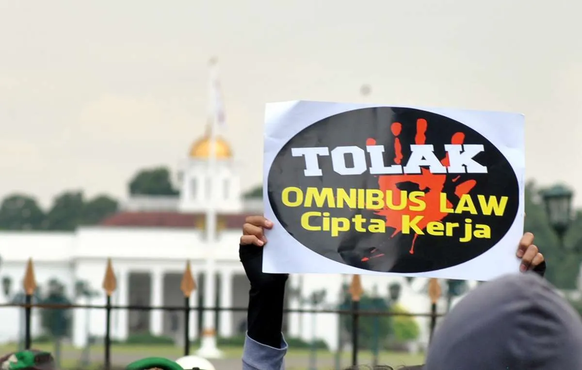 Presiden Jokowi bersikukuh jalankan Omnibus Law Cipta Kerja, ini alasannya