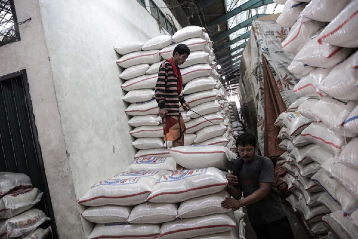 Harga Terus Naik, Pedagang Minta Bulog Segera Impor Beras