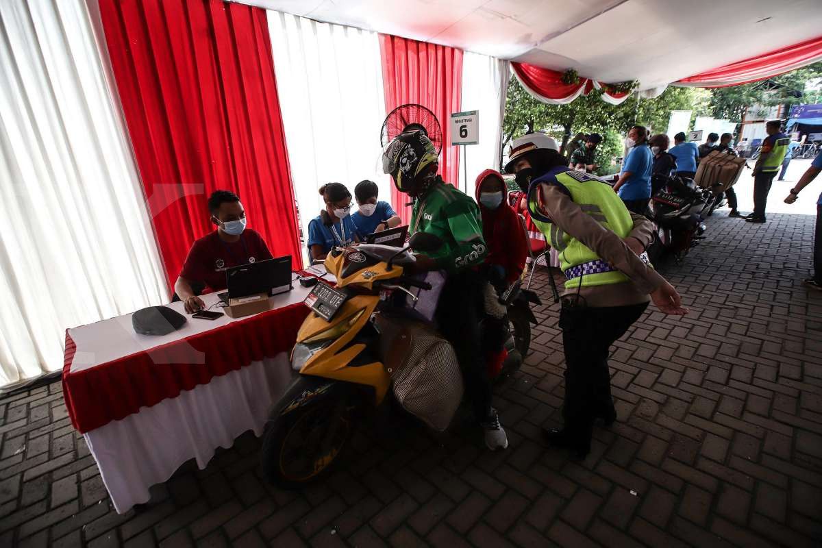 Pemudik Motor Gratis Naik Kapal Pelni