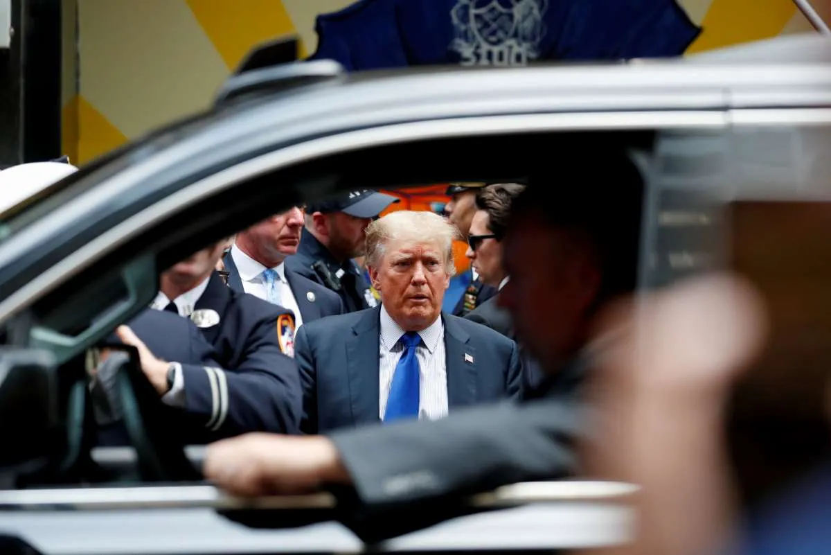 Trump capai kesepakatan senilai US$ 375 juta untuk menjual properti hotel