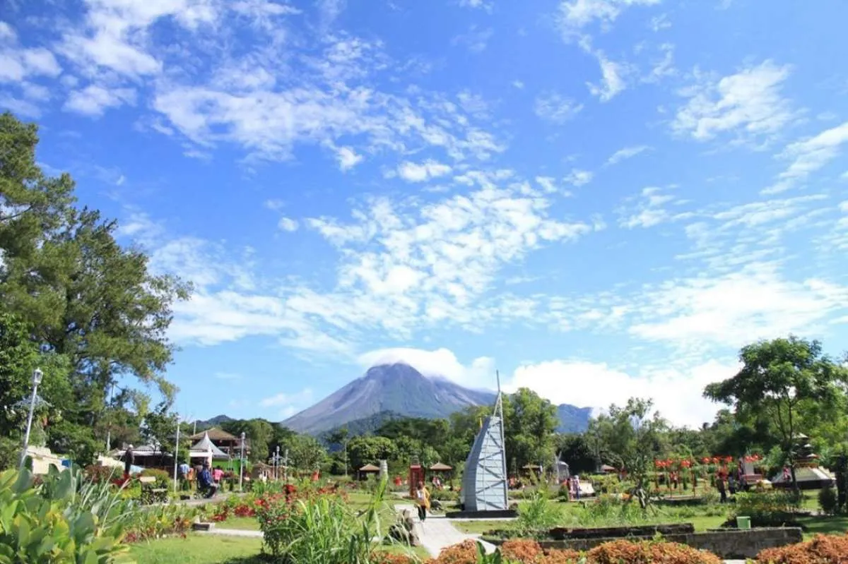 Harga tiket murah, Merapi Park tawarkan sensasi keliling dunia dalam satu tempat
