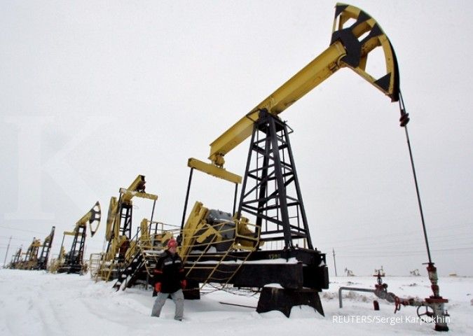 Saudi janji batasi ekspor, harga minyak melesat