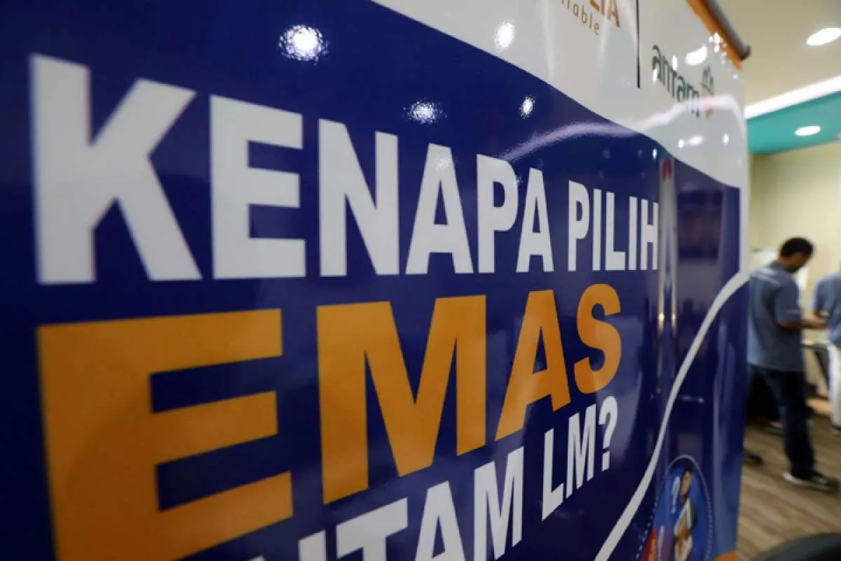 Harga emas Antam kian dekat Rp 1 juta per gram, berapa laba sebulan?