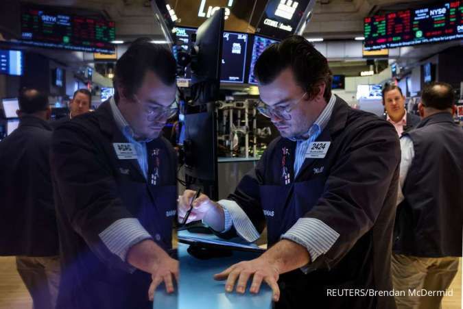 Wall Street Naik, Investor Menimbang Prospek Laba dan Penurunan Suku Bunga