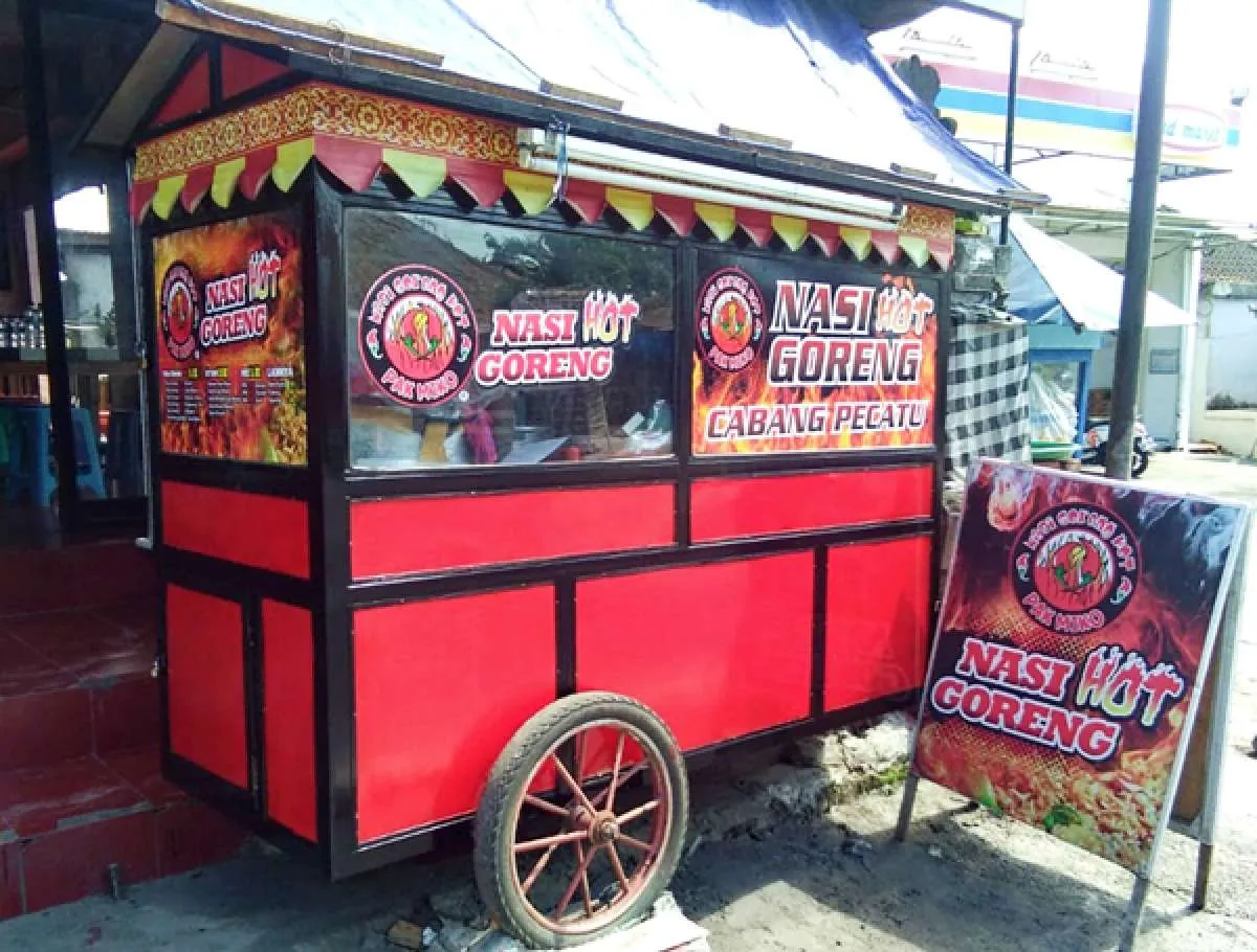 Menyantap fulus dari rasa gurih dan pedas nasi goreng