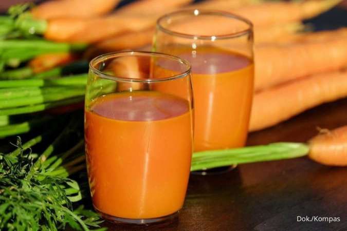 manfaat jus wortel diyakini dapat meningkatkan kekebalan tubuh, kesehatan mata, dan kulit. 