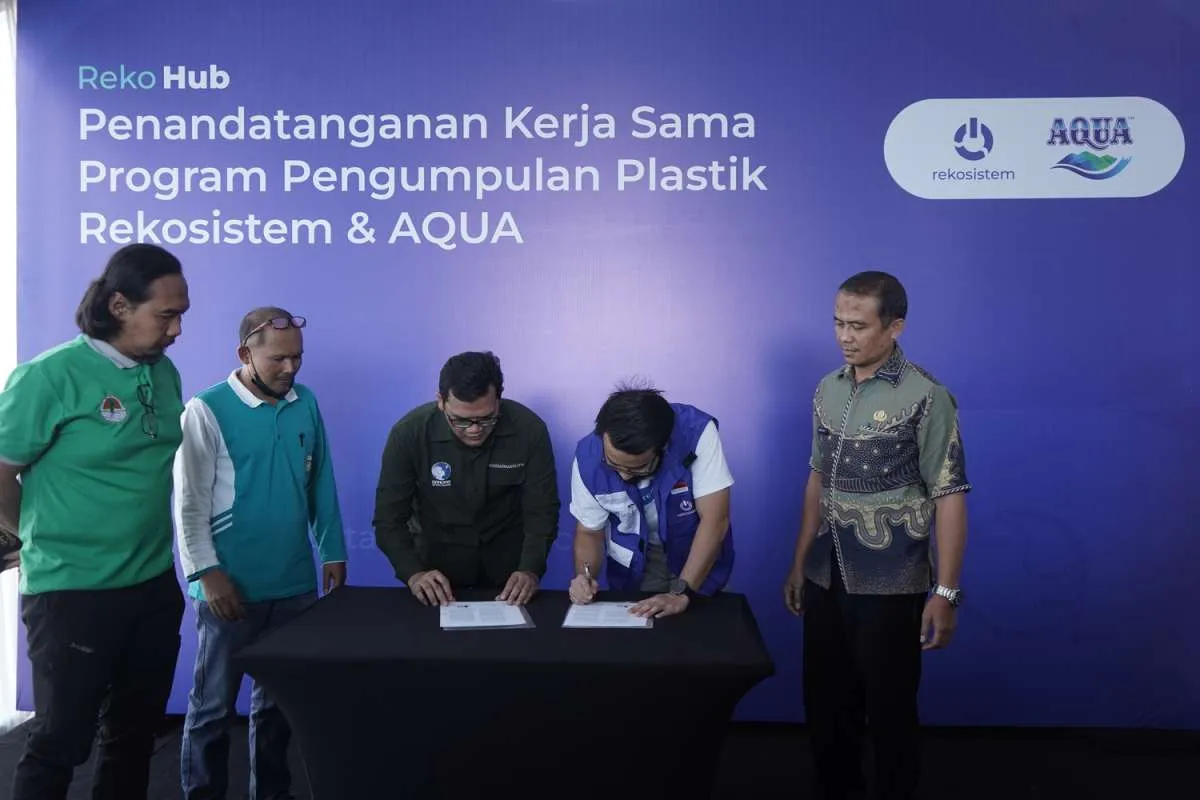 Berkolaborasi, AQUA dan Rekosistem Kelola 1.400 Metrik Ton Sampah Kemasan Plastik