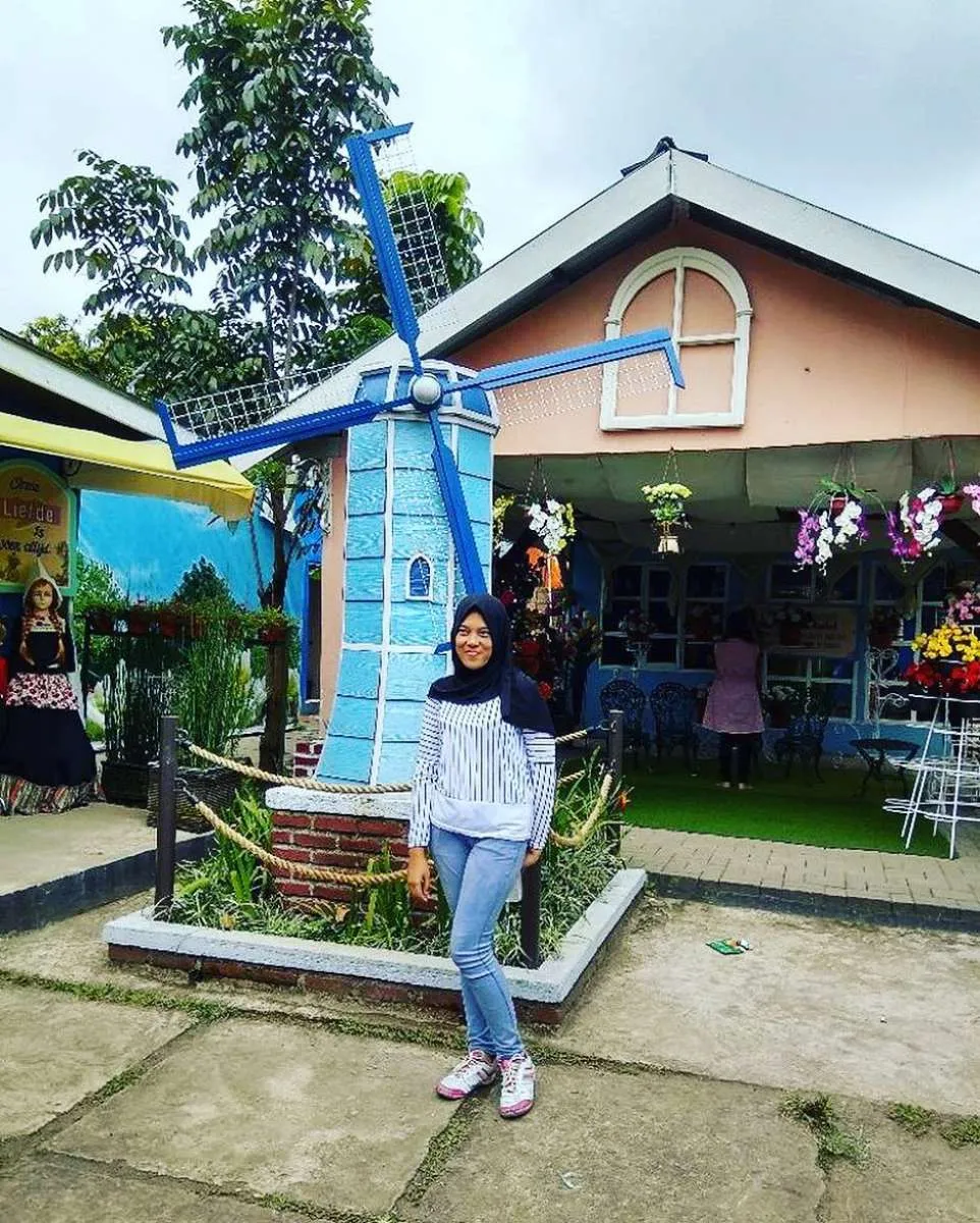 Unik! Suasana Bandung rasa Belanda bisa dirasakan di Kampoeng Tulip