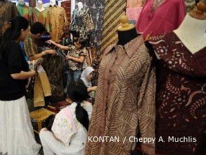 China minati produk kayu dan kerajinan batik Indonesia