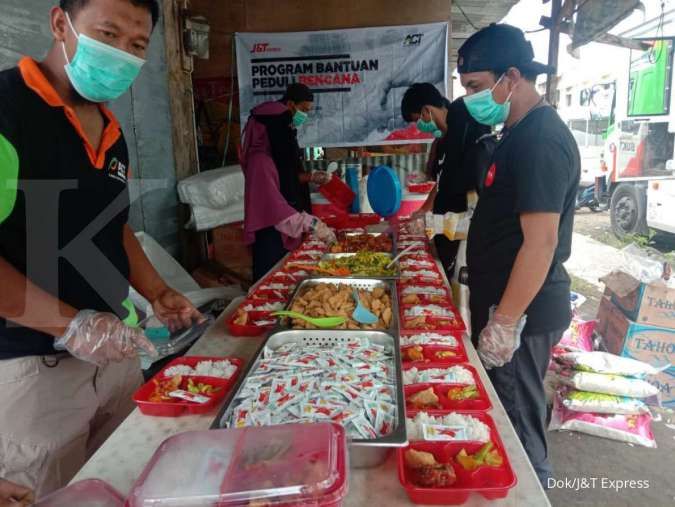 J&T Express Salurkan Bantuan Pangan dan Air Bersih Kepada Lebih dari 3.000 Korban Bencana melalui Program Kemanusiaan