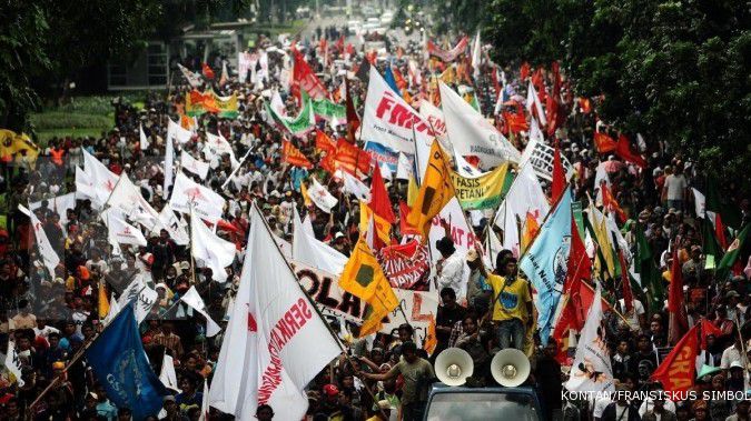 Iring-iringan buruh menyebabkan kemacetan Jakarta