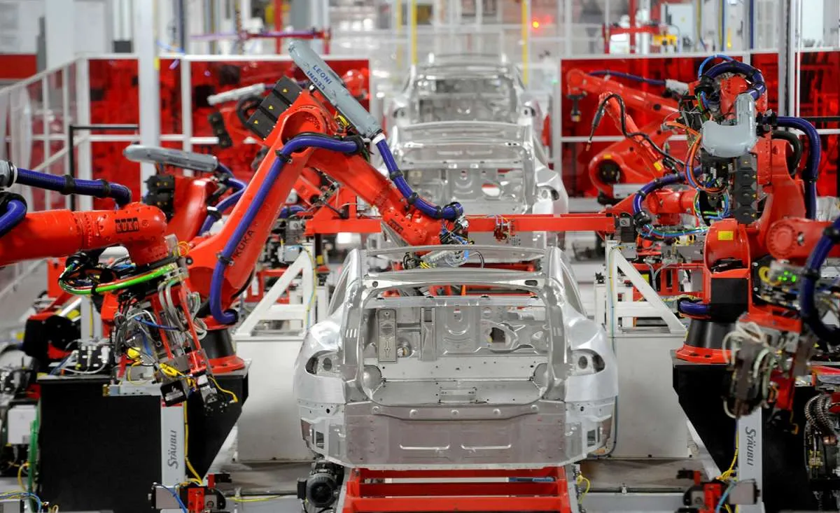 Lampu Belakang Bermasalah, Tesla Tarik Lebih Dari 300.000 Kendaraan
