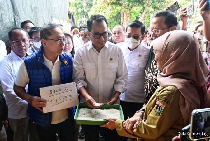 Pantau Beras di Pasar Induk Cipinang, Mendag Zulkifli: Stok Beras Aman & Terjangkau