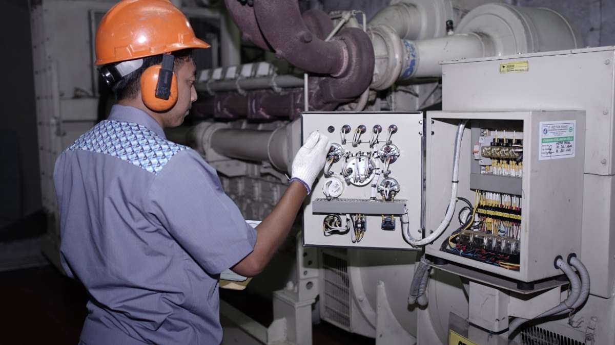 Ikhtiar Mengangkat Derajat Pekerja Kelas Dua