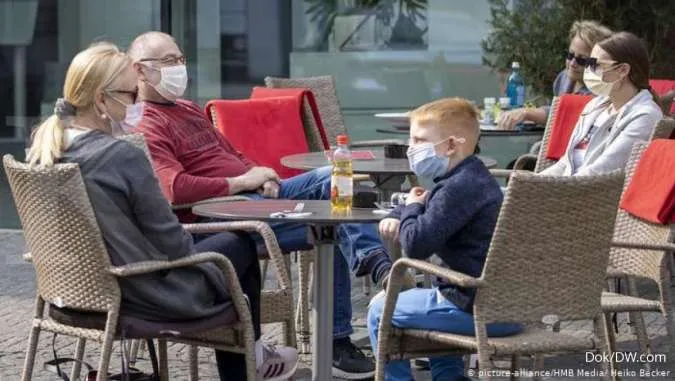 Virus-hit German economy plunges into recession