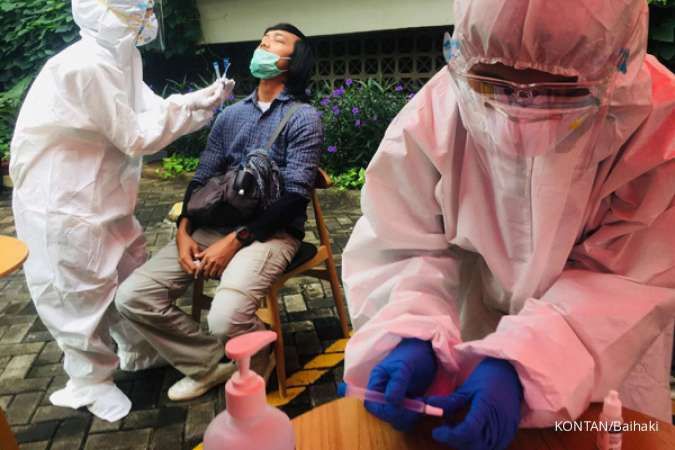 Indonesia set to pass 1 million coronavirus cases as vaccinations roll out
