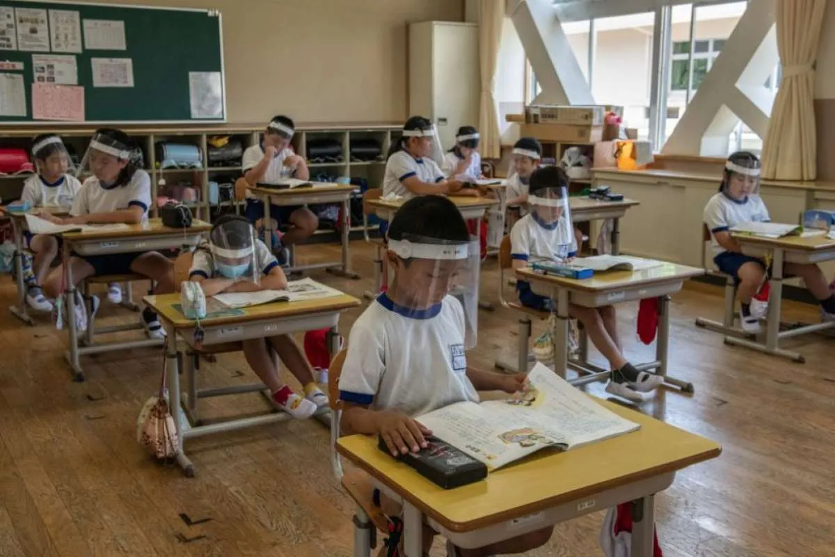 Januari 2021 mulai masuk sekolah, yuk ajarkan anak-anak 4 hal penting mencegah corona