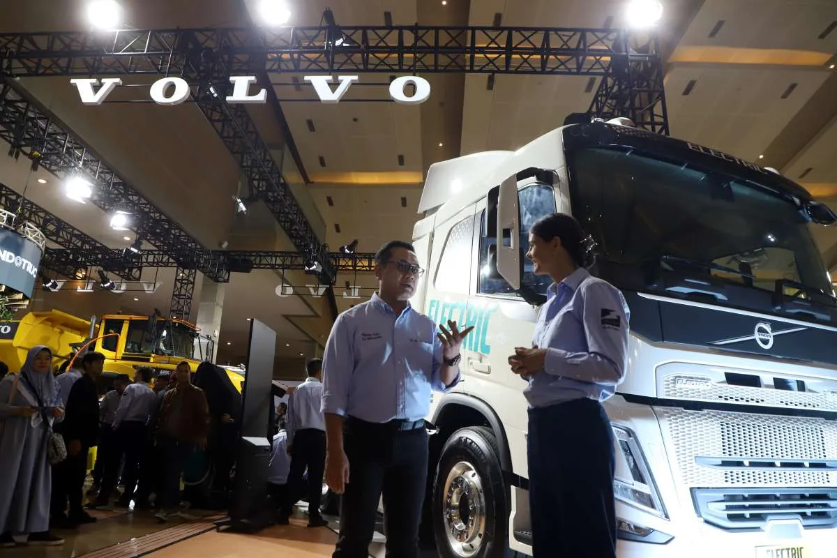 Miliarder China Cari Pinjaman US$ 2,2 miliar Biayai Ekspansi Volvo