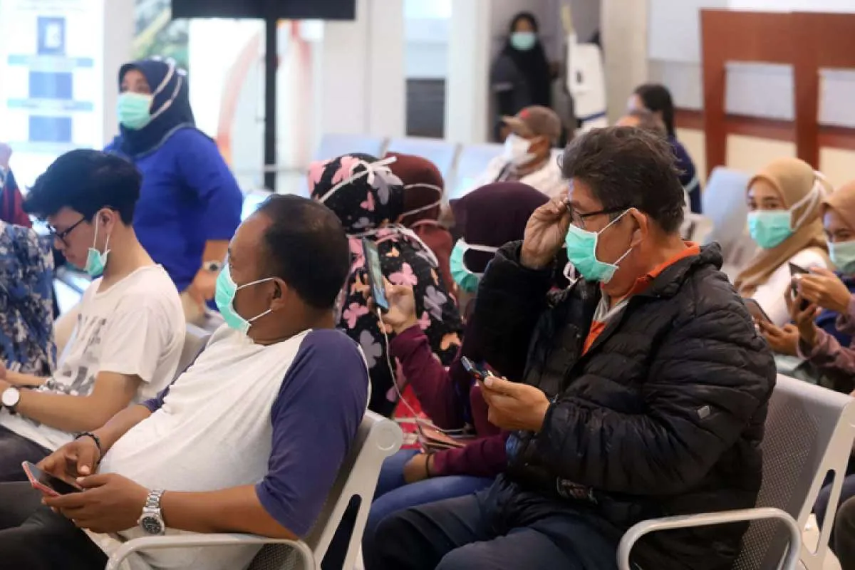 Cegah penyebaran corona, warga Jakarta diimbau pakai masker saat di luar ruangan