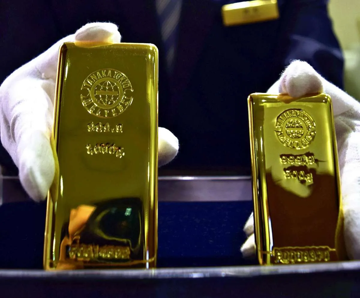 Harga emas terkoreksi pada perdagangan Jumat (30/7) pagi