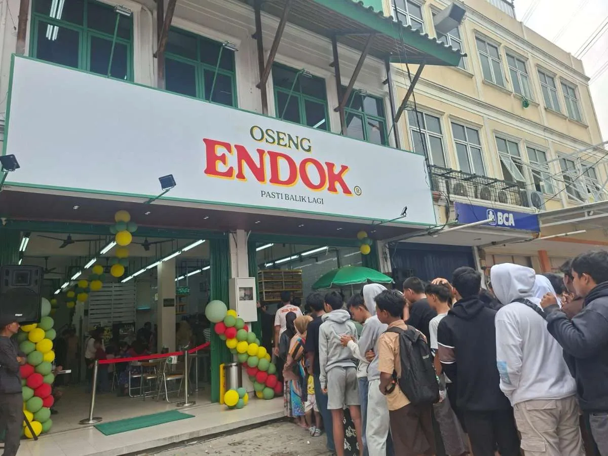 Oseng Endok Bawa Olahan Telur Pinggir Jalan ke Meja Restoran Modern