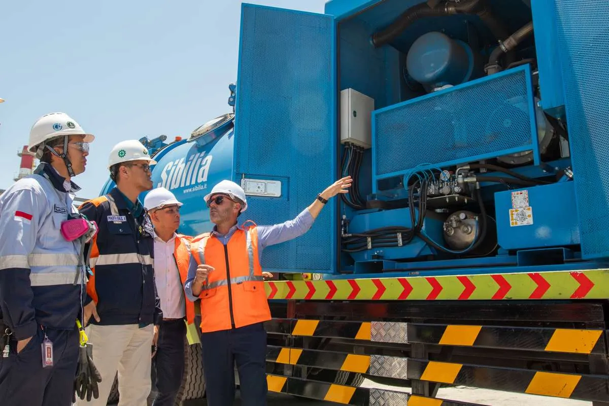 Kobexindo Serahkan 2 Unit Sibilia Truck Vacuum ke Freeport Indonesia
