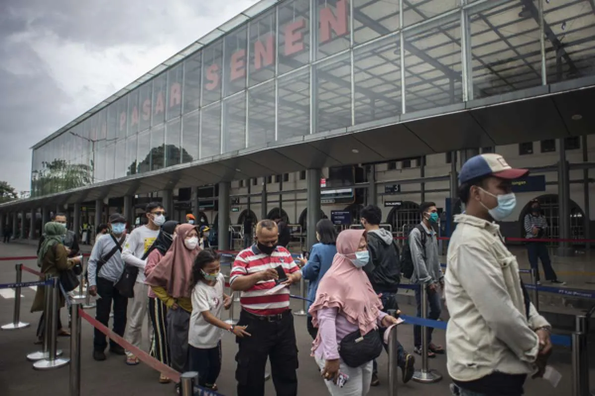 Cara mencegah penularan virus corona di tengah kerumunan banyak orang