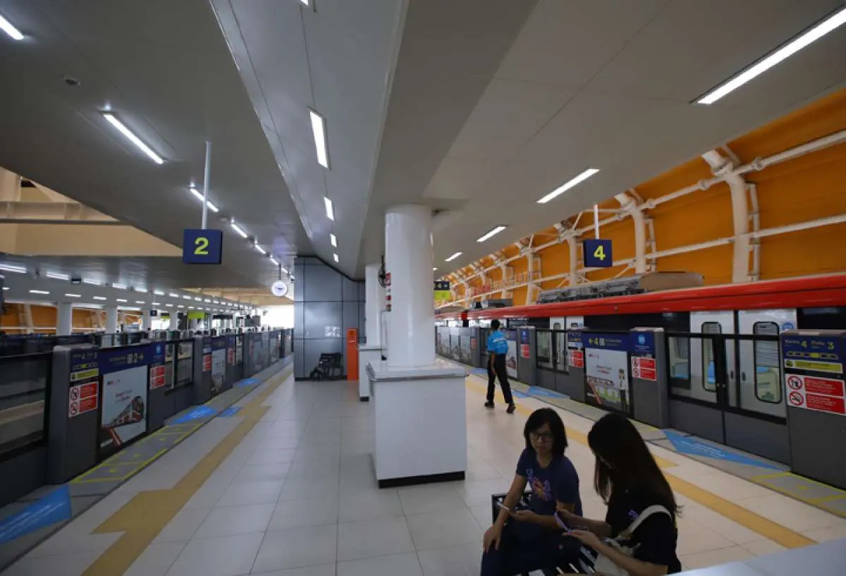 KAI Lakukan Perbaikan Kebocoran Atap di Stasiun LRT Jabodebek Cawang 