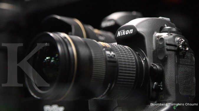 Nikon dan Canon merugi di ujung tahun 2012