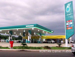 Petronas Ikut Turunkan Harga Jual BBM