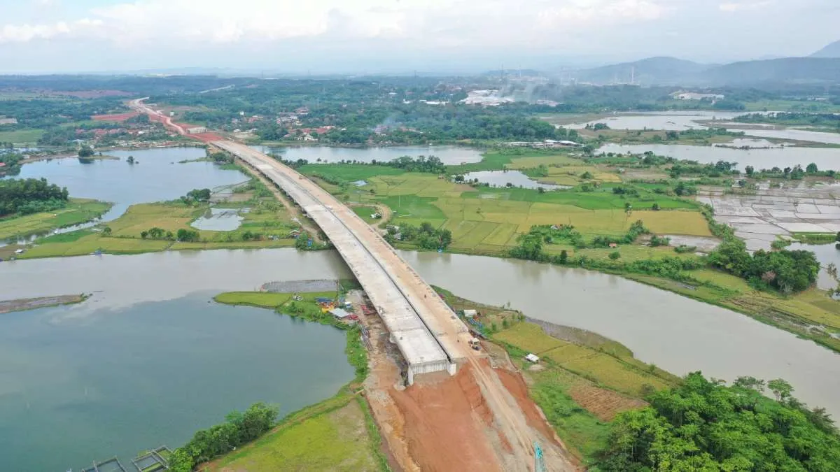 Tol Japek II Selatan Dibuka Sementara untuk Mengurai Kemacetan