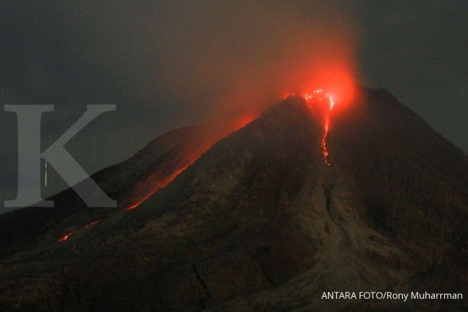 Letusan Gunung Raung masih di dalam kaldera