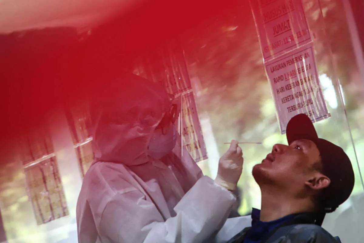 Lindungi pengguna dan petugas, KAI Commuter lanjutkan tes acak antigen