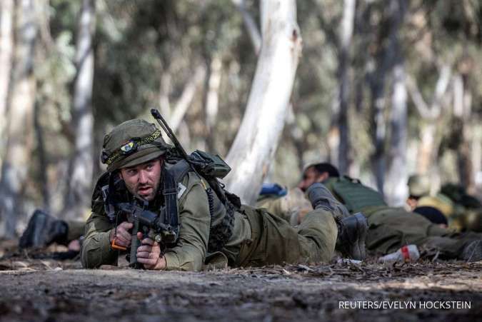Serangan Udara Israel Menewaskan Sedikitnya 70 Warga Palestina di Kamp Pengungsian