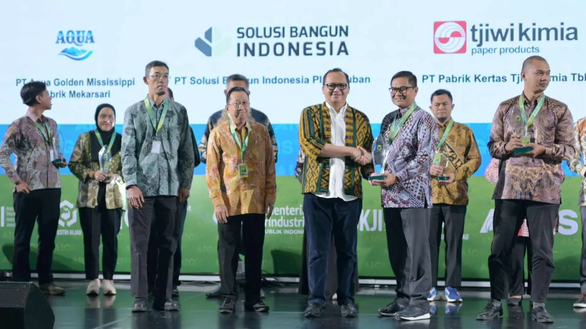 Solusi Bangun Indonesia Raih Penghargaan Industri Hijau 2024