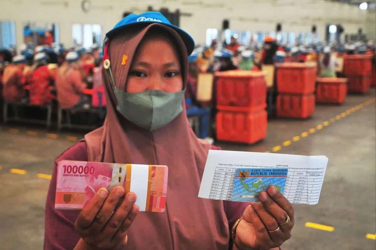 Siapa Saja Kelompok yang Mendapatkan BLT Kesra Rp 900.000? Ini Daftarnya