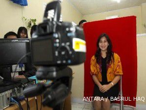  Kemdagri mulai cetak e-KTP 