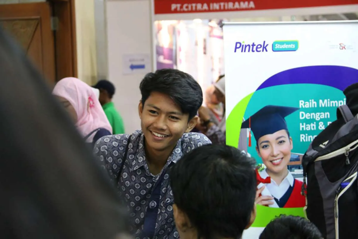Bantu tenaga honorer, fintech Pintek salurkan donasi