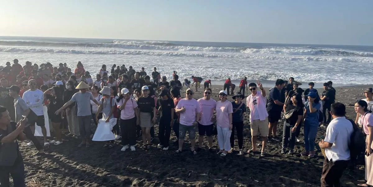 Sociolla & Relawan Bersih-Bersih Bali Kumpulkan 470.5Kg Sampah di Pantai Lembeng Bali