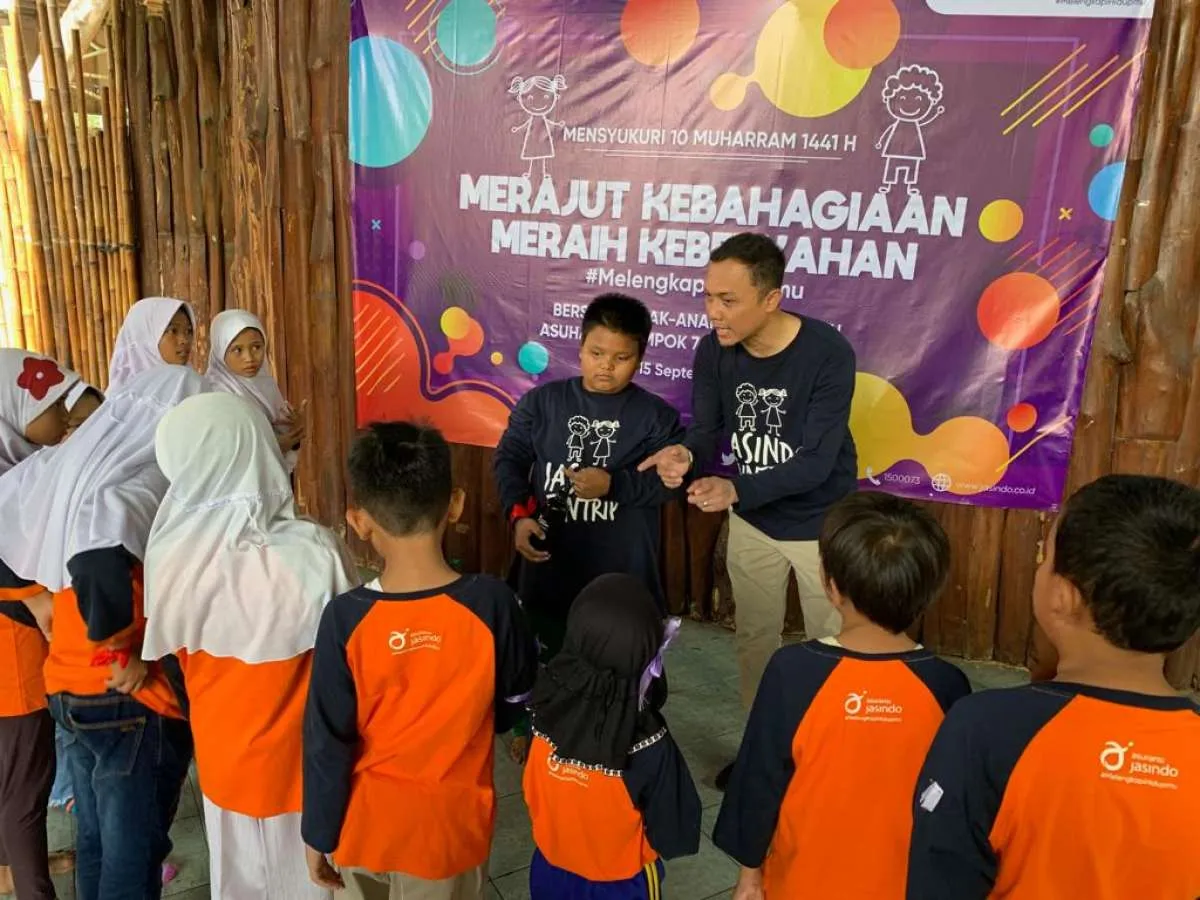 Asuransi Jasindo edukasi 200 anak yatim tentang laut
