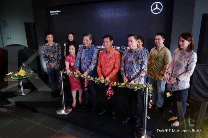 Mercedes-Benz Meresmikan Diler Kendaraan Penumpang Baru PT Kumala Bintang Cemerlang di Makassar