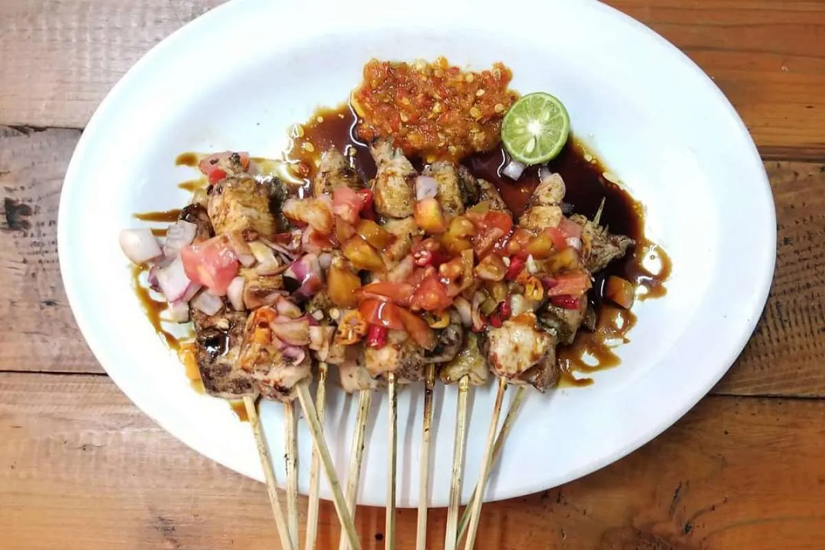 Kuliner Bandung: Sate Atok Rizal si 'Jagonya Sate'
