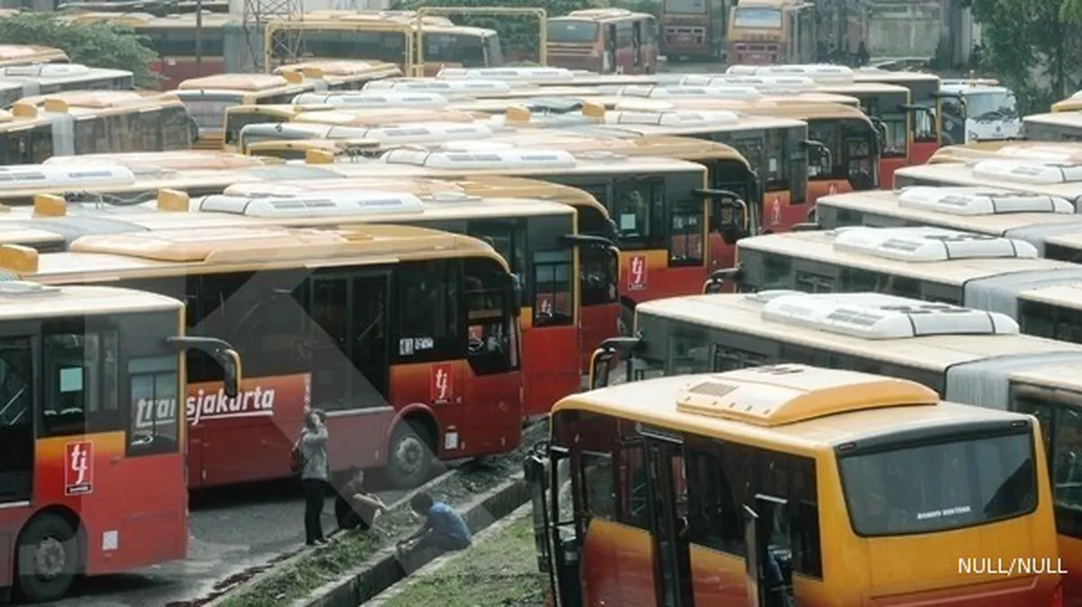 Polisi tahan empat pelaku perusakan transjakarta