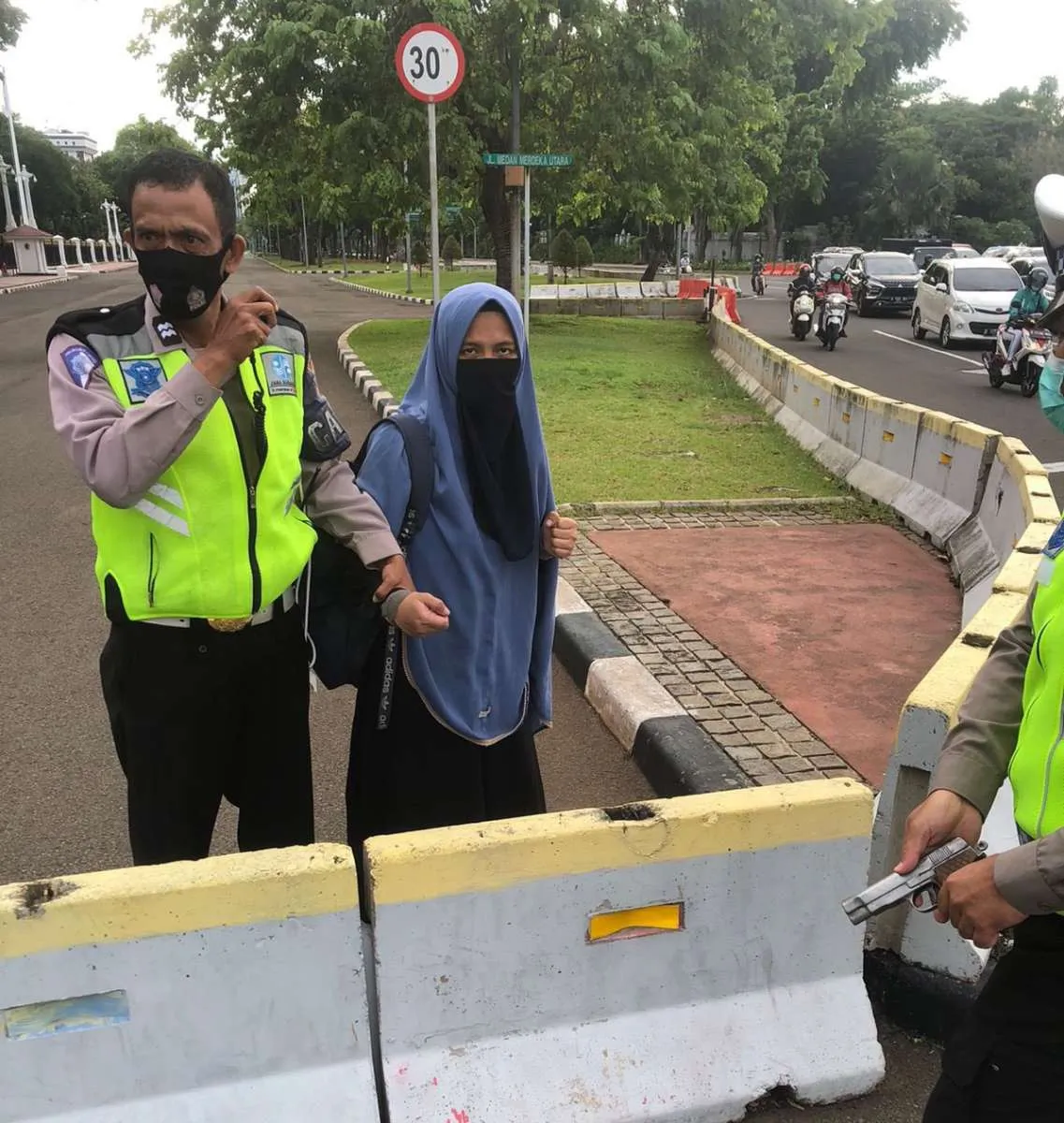 Perempuan Membawa Pistol di Dekat Istana, Kapolda Fadil : Belum Tentu Teror
